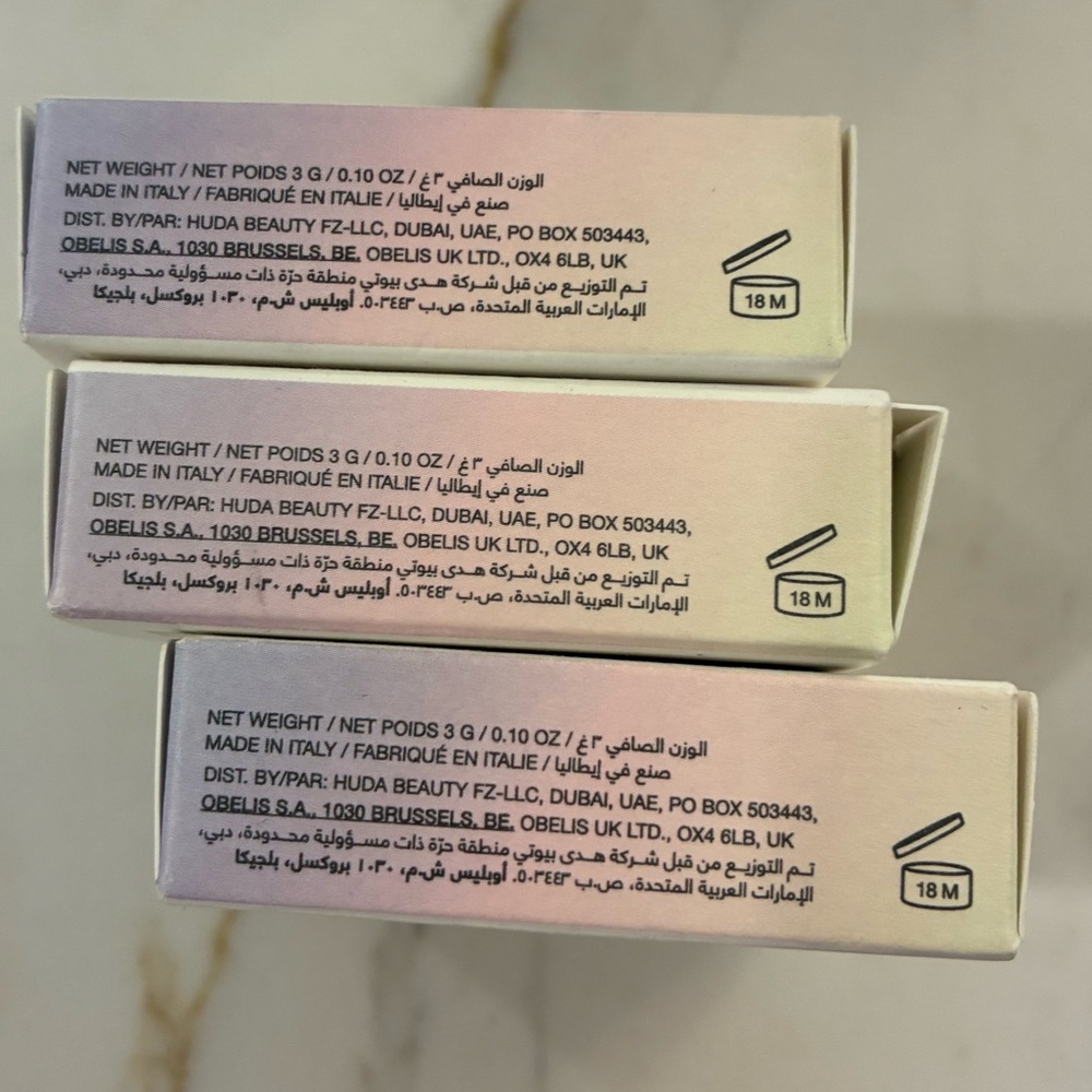 Huda Glowish beauty bronzing powder in Tan Light. Brand new! Famous makeup! - Picture 7 of 8
